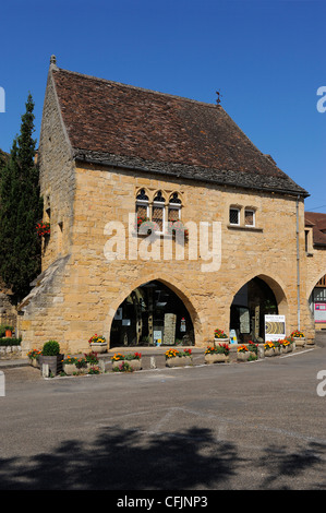 Edificio medievale in La Bastide città di Domme, uno di Les Plus Beaux Villages de France, Dordogne, Francia, Europa Foto Stock