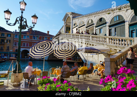 Il Ponte di Rialto, Venezia, Sito Patrimonio Mondiale dell'UNESCO, Veneto, Italia, Europa Foto Stock