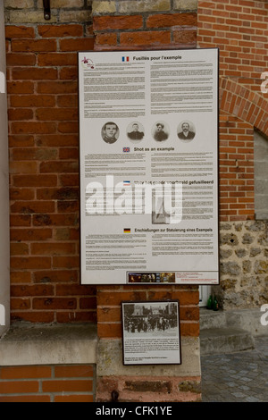 Memoriale ai soldati francesi shot per rifiutare la lotta nella Prima Guerra Mondiale in Suippes in Champagne, Francia Foto Stock