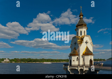 La Chiesa Ortodossa di San Nicola,, fiume Dnieper, Kiev, Ucraina, l'Europa. Foto Stock