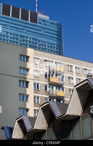 Architettura urbana esempio nel centro cittadino di Varsavia, Polonia Foto Stock