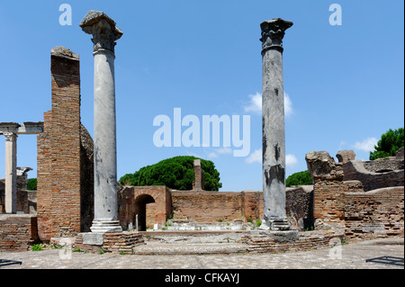 Ostia Antica. Lazio. L'Italia. Vista del bagno caldo o caldarium a bagni più grandi in Ostia le terme del Forum. Bagni Caldi Foto Stock