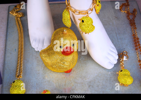 Visualizzazione di Windows in un top shop di Chelsea Foto Stock
