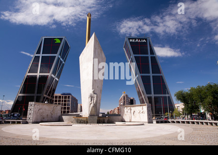 Torri Kio in Castilla square, Madrid, Spagna Foto Stock