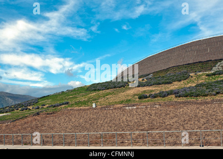 Vulcano Buono, Vulcano Buono, Mall con giardino sul tetto a Nola, Renzo Piano Building Workshop architetti, Napoli, campania, Italy Foto Stock