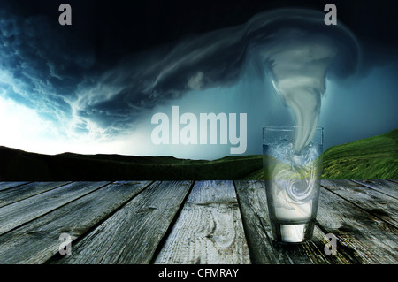 Una tempesta in una teiera Foto Stock