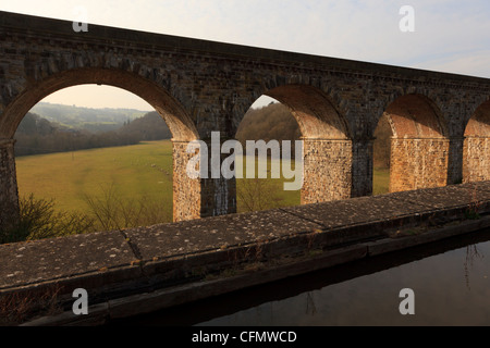 Chirk viadotto ferroviario preso dal Llangollen Canal Aquaduct Foto Stock