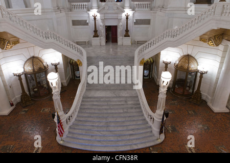 Scalinata ingresso nella lobby della Pennsylvania State Capitol Building o statehouse in Harrisburg Foto Stock