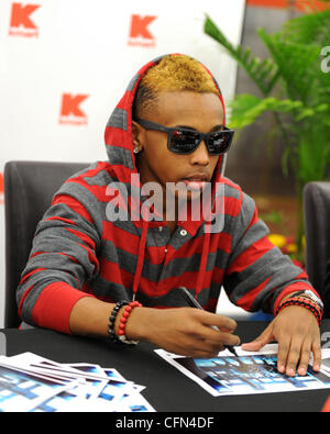 Prodigio di comportamento Mindless firma autografi per i fan durante un incontro e saluto evento tenutosi a Kmart store in Miami Miami, Florida - 08.02.12 Foto Stock