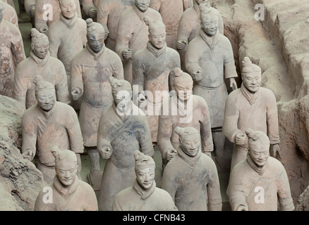 Guerrieri di Terracotta esercito, la buca numero 1, Xian, Provincia di Shaanxi, Cina e Asia Foto Stock