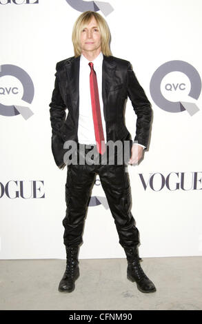 Marc Bouwer QVC 25 a Guarda Party - Gli arrivi di New York City, Stati Uniti d'America - 11.02.11 Foto Stock