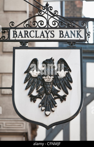 Vecchio Barclays Bank segno sul Fleet Street, Londra, Inghilterra Foto Stock