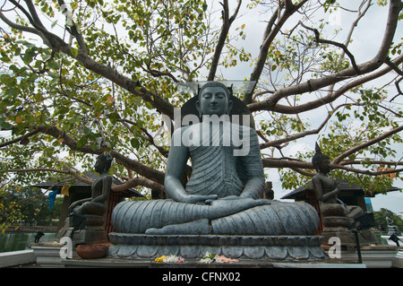 Brahman statua buddista a Vederema Malakaya tempio di meditazione in Colombo, Sri Lanka Foto Stock