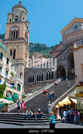 Cattedrale di Sant'Andrea, Duomo di Amalfi, Piazza Flavio Gioia, villaggio Amalfi, sito Patrimonio Mondiale dell'Unesco, Campania, Italia, mare Mediterraneo, Europa Foto Stock