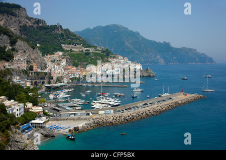 Porto del villaggio Amalfi, sito Patrimonio Mondiale dell'Unesco, Campania, Italia, mare Mediterraneo, Europa Foto Stock