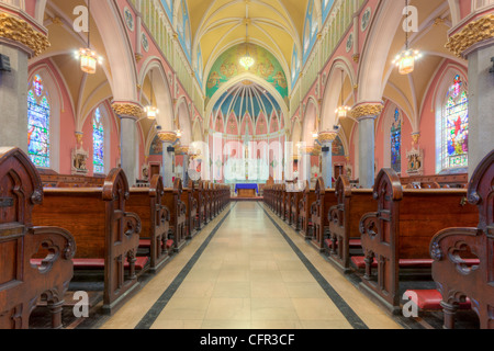 Il bellissimo interno di Santa Brigida è la Chiesa, una delle chiese nella parrocchia della Risurrezione nella città di Jersey, New Jersey Foto Stock