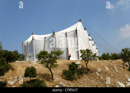 Bassae. Peloponneso. La Grecia. Vista la ben conservata classica greca il tempio di Apollo Epikourios permanente in isolati resistenti Foto Stock