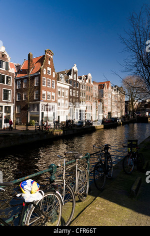 Timpano olandese case lungo Brouwersgracht canal, Amsterdam, Paesi Bassi. Foto Stock