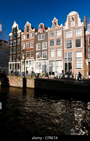 Timpano olandese case lungo Brouwersgracht canal, Amsterdam, Paesi Bassi. Foto Stock