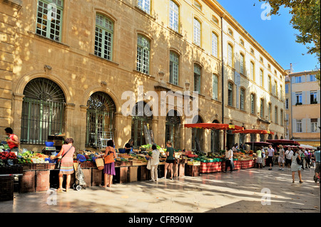 Mercato di frutta e verdura, Aix-en-Provence (Bouches-du-Rhone, Provence, Francia Foto Stock