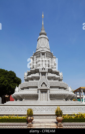 Stupa di HM Suramarit re e regina HM Kossomak, Palazzo Reale di Phnom Penh Foto Stock