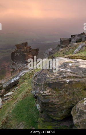 Vista verticale dal bordo Kerber nel Parco Nazionale di Peak District Foto Stock