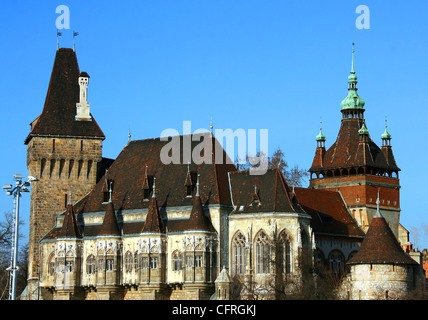 Il Castello di Vajdahunyad, principali di Budapest City Park Foto Stock