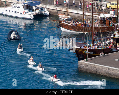 JET SKI SAFARI ritorna a Los Gigantes porto e mare tenerife spagna Foto Stock