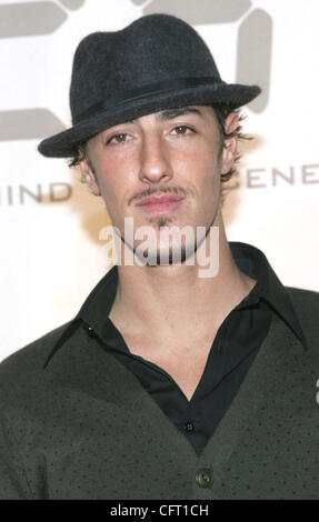 Dic 04, 2006; Hollywood, CA, Stati Uniti d'America; Attore Eric Balfour arriva al '24' stagione cinque DVD launch party tenutosi a Les Deux a Hollywood. Credito: Foto di Marianna giorno Massey/ZUMA premere. (©) Copyright 2006 by Marianna giorno Massey Foto Stock