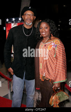 5 DIC 2006, Beverly Hills, in California, Stati Uniti d'America; attore Samuel L. Jackson & attrice LaTANYA RICHARDSON presso la "Casa dei coraggiosi" Premiere Mondiale tenutasi presso la Academy of Motion Pictures & Sciences. Credito: Foto di Lisa O'Connor/ZUMA premere. (©) Copyright 2006 by Lisa O'Connor Foto Stock