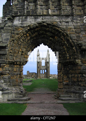 Dic 05, 2006; Andrews, Scozia, UK; intitolata a Sant'Andrea Apostolo, il Royal Burgh di St Andrews è una città sulla costa orientale di Fife, Scozia, e la casa del golf. Ha una popolazione di circa 18 000, e sorge sulla costa del Mare del Nord tra Edimburgo e Dundee. Essa è la casa di Scotlan Foto Stock