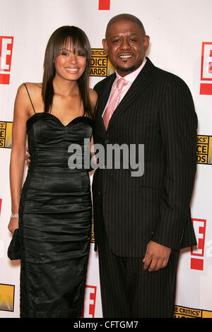 Jan 12, 2007; Hollywood, CA, Stati Uniti d'America; Forest Whitaker e moglie KEISHA alla dodicesima edizione critica Choice Awards tenutosi presso la Santa Monica Civic Auditorium. Credito: Foto di Lisa O'Connor/ZUMA premere. (©) Copyright 2007 da Lisa O'Connor Foto Stock