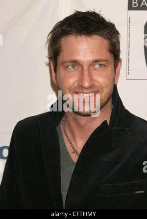 Jan 14, 2007; Hollywood, California, Stati Uniti d'America; l'attore Gerard Butler presso il Bafta/la Premiazione della Stagione Tea Party tenuto presso il Four Seasons Hotel. Credito: Foto di Paul Fenton/ZUMA premere. (©) Copyright 2007 by Paolo Fenton Foto Stock