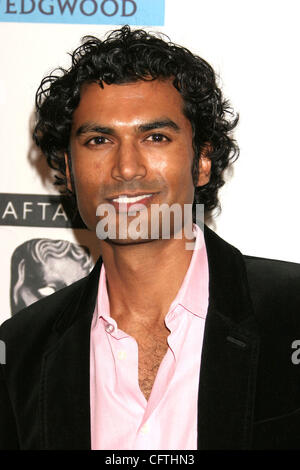 Jan 14, 2007; Hollywood, California, Stati Uniti d'America; attore SENDHIL RAMAMURTHY presso il Bafta/la Premiazione della Stagione Tea Party tenuto presso il Four Seasons Hotel. Credito: Foto di Paul Fenton/ZUMA premere. (©) Copyright 2007 by Paolo Fenton Foto Stock