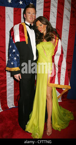 Jan 23, 2007; New York, NY, STATI UNITI D'AMERICA; una vista della inaugurazione di David Beckham e sua moglie Victoria "POSH' BECKHAM figure di cera tenutosi presso il Museo di Madame Tussauds a Times Square. Credito: Foto di Nancy Kaszerman/ZUMA premere. (©) Copyright 2007 da Nancy Kaszerman Foto Stock