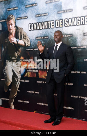 Madrid. Palacio de la Musica. Leonardo DiCaprio, Djimon Hounsou e regista del film, Edward Zwick, partecipare alla premiere di diamanti di sangue in Madrid. Foto Stock