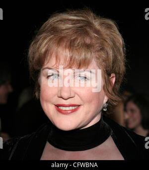 Feb 18, 2007; Los Angeles, CA, Stati Uniti d'America; JULIA SWEENEY arrivando al 57th annuale di Ace Eddie Awards, onorando regista Quentin Tarantino, svoltasi presso il Beverly Hilton Hotel di Beverly Hills. Credito: Foto di Camilla Zenz/ZUMA premere. (©) Copyright 2007 by Camilla Zenz Foto Stock