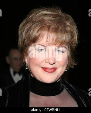 Feb 18, 2007; Los Angeles, CA, Stati Uniti d'America; JULIA SWEENEY arrivando al 57th annuale di Ace Eddie Awards, onorando regista Quentin Tarantino, svoltasi presso il Beverly Hilton Hotel di Beverly Hills. Credito: Foto di Camilla Zenz/ZUMA premere. (©) Copyright 2007 by Camilla Zenz Foto Stock