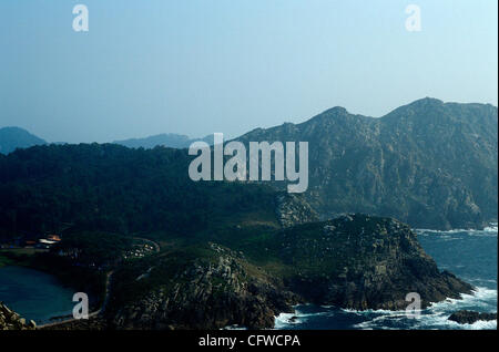 PARQUE NACIONAL DE LAS ISLAS ATLANTICAS. Isole Cies VISTA GENERALE DE LAS ISLAS CIES desde el PICO DEL PRINCIPE EN LA MAYOR DE LAS ISLAS, LA ISLA NORTE O DE MONTEAGUDO. Parco Nazionale delle Isole Atlanticas. Isole Cies Foto Stock
