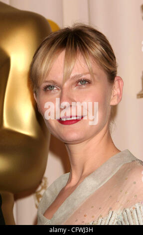 Feb 25, 2007 - Hollywood, CA, Stati Uniti d'America - Gli Oscar 2007: Kirsten Dunst in pressroom al 79th annuale di Academy Awards tenutosi presso il Kodak Theatre di Los Angeles. (Credito Immagine: © Paul Fenton/ZUMA Press) Foto Stock