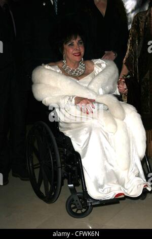 Febbraio 28, 2007 - Hollywood, California, Stati Uniti - K51961EG.Elizabeth Taylor 75TH DIAMOND FESTA DI COMPLEANNO AL RITZ CARLTON HOTEL, Las Vegas, nanovolt 02-27-2007. - 2007.Elizabeth Taylor(Immagine di credito: Â© Ed Geller/Globe foto/ZUMAPRESS.com) Foto Stock