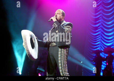 Mar 08, 2007 - San Antonio, TX, Stati Uniti d'America - Mariachi superstar Pepe Aguilar performing live presso il Teatro Majestic di San Antonio, Texas. (Credito Immagine: © Jaime R. Carrero/ZUMA Press) Foto Stock