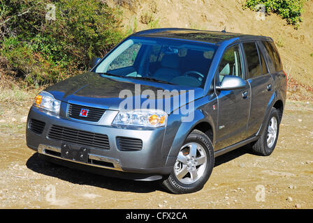 Mar 20, 2007 - Los Angeles, CA, Stati Uniti d'America - Vista lato destro della 2007 Saturn Vue Green Line ibrido. Il Saturn Vue Green Line è caratterizzate da un design elegante con firma Saturno guarda con tutti i pannelli del corpo costituito da fogli in materiale plastico stampato per una maggiore durata e un peso inferiore. Gli interni sono confortevoli e ben accessoriate, v Foto Stock