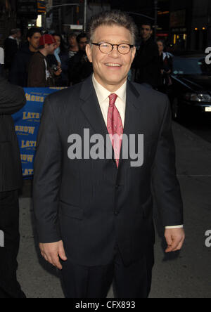 Mar 28, 2007 - New York, NY, STATI UNITI D'AMERICA - AL FRANKEN alla Ed Sullivan Theater per la sua taping di 'Late Show con David Letterman' (credito Immagine: © Dan Herrick/ZUMA Press) Foto Stock