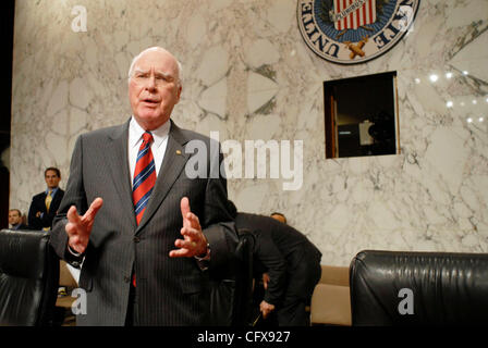 Mar 29, 2007 - Washington, DC, Stati Uniti d'America - Potere Giudiziario del senato il presidente del comitato PATRICK LEAHY (D-VT) domande Kyle Sampson, ex capo del personale al procuratore generale Alberto Gonzales, circa Sampson del ruolo di sparo di otto Stati Uniti Avvocati nel dicembre 2006 e gennaio 2007. (Credito Immagine: © Mark Murrma Foto Stock