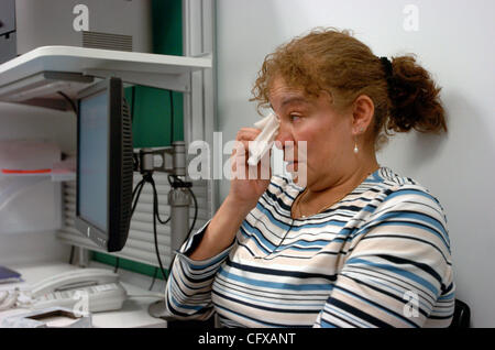 Maria Sabogal, 52, del Queens discute l'impatto 9/11 ha avuto su di lei come parte del Bellevue Hospital World Trade Center (WTC) Environmental Health Care Program, il programma ha proiettato circa 1.200 pazienti sin dal suo inizio ed è stato progettato per valutare e e il trattamento medico e egli mentale Foto Stock