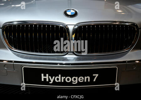 Il 2007 NYIAS è tornato per il Jacob Javits Convention Center a partire dal 6 Aprile - 15th, 2007 e ci sono alcune delle novità più automobili e camion mai visto il tutto sotto un unico tetto. Il che significa più anteprime non ufficiali, più nuovo di zecca '07 e '08 i modelli di produzione e di più veicoli concept che mai. Foto Stock