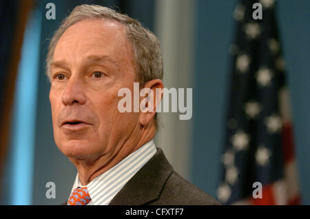 Sindaco Michael R. Bloomberg nomi Janette Sadik-Khan come Commissario della città di New York Department of Transportation (DOT) nel corso di una conferenza stampa presso il Municipio. La sig.ra Sadik-Khan supervisionerà un'agenzia con più di 4.400 dipendenti e un bilancio di oltre 600 milioni di dollari all'anno, e sarà responsabile per Foto Stock