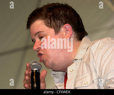 Aprile 27, 2007; Indio, CA, Stati Uniti d'America; Comico Patton Oswalt eseguire durante il Coachella Valley Music e Arts Festival 2007. Credito: Foto da Vaughn Youtz/ZUMA premere. (©) Copyright 2007 da Vaughn Youtz. Foto Stock