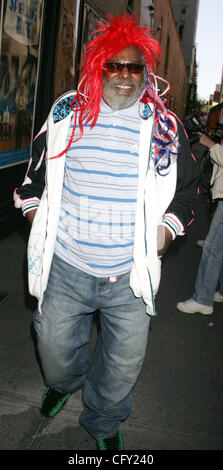 03 maggio 2007 - New York, NY, STATI UNITI D'AMERICA - il leggendario musicista funk George Clinton è veduto camminare su 53rd Street in NYC. (Credito Immagine: © Nancy Kaszerman/ZUMA Press) Foto Stock